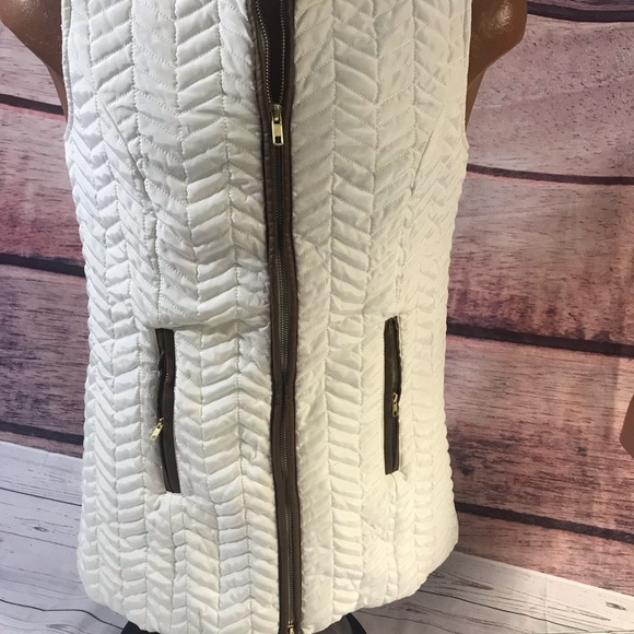 Chico’s woman’s vest size 0 - Picture 2 of 7